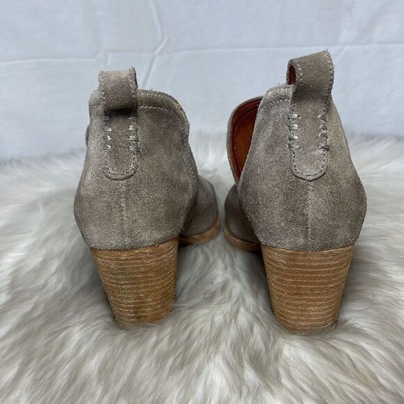 Jeffrey Campbell Rosalie Taupe Suede Side Notch Booties Sz 8.5 - Picture 3 of 7
